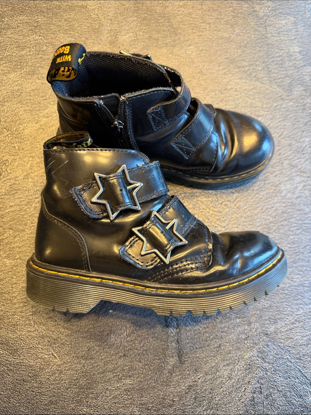 Kids Black Star Buckle Boots - Dr. Martens